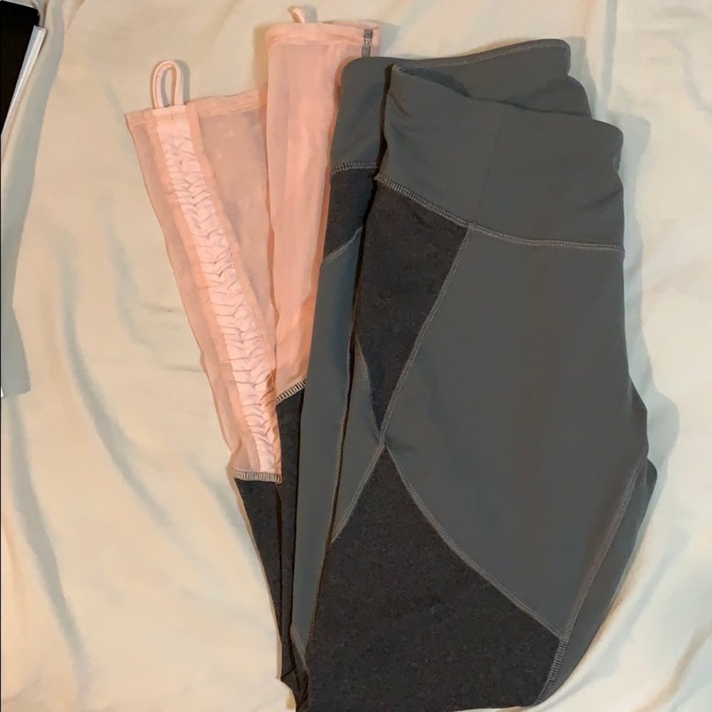 Carrie Underwood sheer ankle leggings